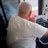 На Химмаше водитель BMW заблокировал проезд автобусу и угрожал водителю дубинкой