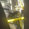 В Новосибирске в автобусе маршрута №90 был замечен подросток, играющий с ножом во время поездки.