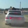 В Адыгее 16-летний зумер устроил «Форсаж» и прокатил полицейского на капоте,...
