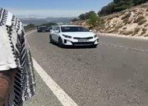 Volkswagen Polo влетел в прототип Bugatti Tourbillon за €3,8 млн — страшный сон страховой засняли в Испании.