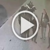 Трое злоумышленников избили и ранили ножом мужчину в...