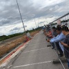В Пулково таксисты упорно пытаются поймать Wi-Fi, чтобы взять заказы.