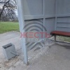 В посёлке Майский Белгородского округа стеклянную остановку «АЗС» покрасили серой краской.