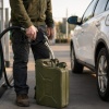 Канистровый бум закончился в России — за последний месяц продажи емкостей для бензина упали в 5 раз