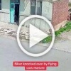 В Китае мужик на скутере выехал наперерез грузовику с...