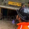 Крайне жесткие кадры из Индии. Бывший супруг изрубил 26-летнюю медсестру...