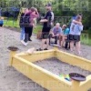 Во дворе домов на улице Чигорина в Новосибирске недавно организовали детскую...