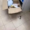 В Приморском крае супруги избили несовершеннолетнюю сотрудницу ПВЗ за замечание