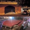 Водитель FIAT влетел в ФЕЙКОВЫЙ тоннель, нарисованный уличным художником под мостом — прямо как в мультике Looney Tunes.