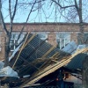 Ветер сорвал крышу ПТУ №60 в Канске. Обломками завалило...