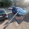 В Кемерово подростки решили демонтировать дорожный знак сегодня рано утром на углу дома на Сарыгина, 37.