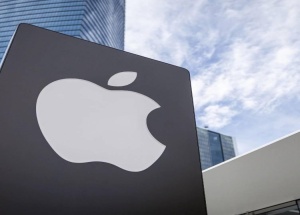 ФАС возбудила дело против Apple из-за отсутствия предустановленных MAX и RuStore. Apple не поставляет устройства в Россию, их ввозят через «серый импорт».