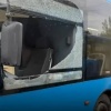 Пьяный пассажир разбил стекло водительской двери автобуса в Новокузнецке....