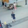 В Оренбурге отец с младенцем на руках бросился под питбайк: ребёнок в больнице