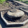 Благоустройство по-иркутски. Посреди двора на парковке навалили кучу земли,...