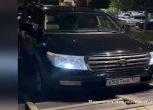 В Новосибирске полиция задержала водителя внедорожника за езду по тротуару...
