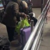 В московском Чертанове задержали женщину, которая чуть не задушила своих детей в коляске.
