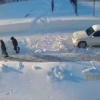 Женщина на Камчатке везла своего ребёнка на снегокате, однако не заметила,...