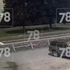Девочка попала под машину, перебегая дорогу на красный в Кировском районе
