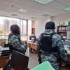 В Красноярске обыскали офис крупной УК, возбуждено 10 уголовных дел В...