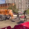 На Щелковском шоссе в районе остановки «Хроматрон» неизвестный мужчина вел...