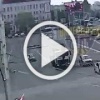 В Уфе оторвавшееся от автобуса колесо повредило три автомобиля.
