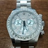 В Шереметьево задержали пассажирку, которая перевозила часы Rolex за 12 миллионов рублей.