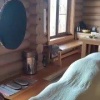 В Сети хайпит огненный массаж Людей накрывают спиртовыми полотенцами и...