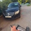 Разъяренная женщина с огромным топором атаковала машины в Балабаново...