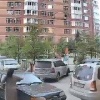 Женщина битой демонтировала лобовуху машины в Новосибирске. Ленивый акт...
