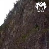 Пацаны случайно разбили катер о скалу на Мане. Рулевой ошибся и направил...