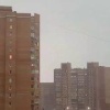 Зевс, ультуй: молния эффектно ударила прямо в многоквартирный дом в Красноярске