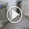 В Подмосковье женщина напала на ребенка, который вежливо придержал ей дверь подъезда