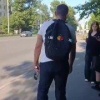 «Крутой» перец на велике сбил девочку, залил ее из перцовки и эпично надел очки — так проходит 29 июля в Омске
