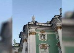 Руферы забрались на крышу Зимнего дворца