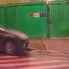 В Орехово-Борисово двое подростков влетели на арендованном самокате в...