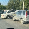 Машина залетела на ограждение на Винаповском мосту. На мосту столкнулись...