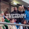 Ольга Бузова суёт пальцы в рот Филиппу Киркорову, а затем облизывает их.