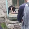 Жильцы общежития на Бахчиванджи жалуются на неадекватную соседку, которая оставляет без присмотра 2х-летнего сына