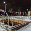 Мороз не останавливает жителей Кузбасса. Люди продолжают приходить к купелям....