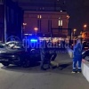 Неадекватный мужчина в измененном состоянии выместил злость на машине скорой помощи.