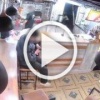 Обезумевший от вида сочной шаурмы голодный грабитель ворвался в шаурмячную с ножом, требуя накормить его бесплатно