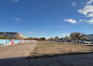 На Предмостной площади наконец снесли старые постройки перед расширением...