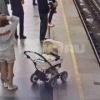 На станции «Чёрная речка» в метро коляска скатилась на рельсы — движение на...