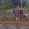 В Челябинской области на водителя автобуса, следовавшего маршрутом  Челябинск — Дубровка, с пистолетом напал пьяный пассажир.