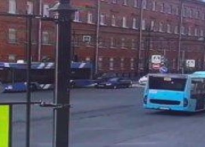 Опасный дрифт водителя BMW на Суворовском проспекте закончился задержанием и перспективой уголовного дела.