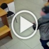 В Хакасии сотрудники Госавтоинспекции и граждане оказали доврачебную помощь мужчине, у которого случился приступ эпилепсии