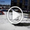Омичка протаранила детскую площадку, бросила машину и ушла.