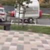 Ураганный ветер снёс прицеп петербуржца на Челюскина. 🇷🇺 Источник: ЧП ПИТЕР