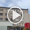 На улице Педагогическая пьяный мужчина хотел спрыгнуть с пятого этажа